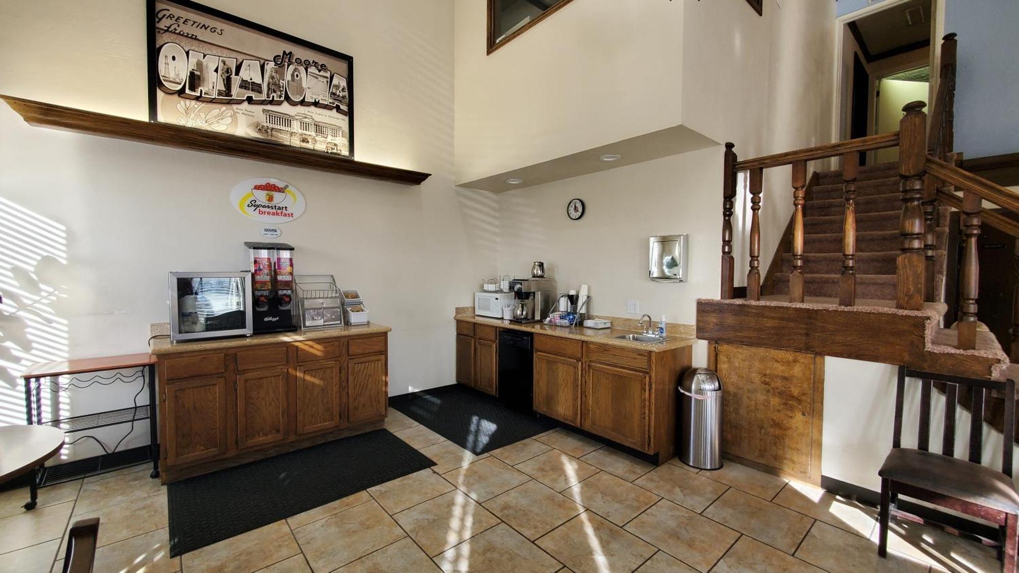 Super 8 By Wyndham City Of Moore Exterior foto